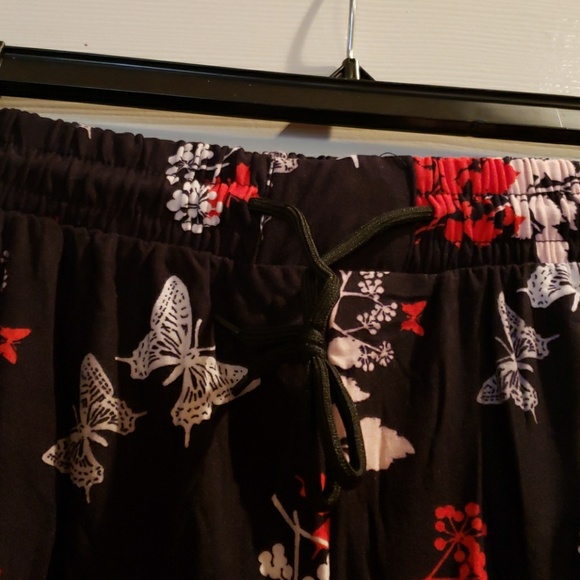 **ONE LEFT Leggings Depot Joggers - Picture 4 of 4